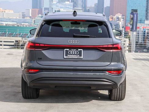 Used 2025 Audi Q6 e-tron Premium w/ Convenience Package image 5