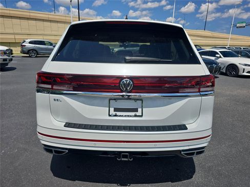 Used 2024 Volkswagen Atlas SEL Premium R-Line AWD/4WD image 4