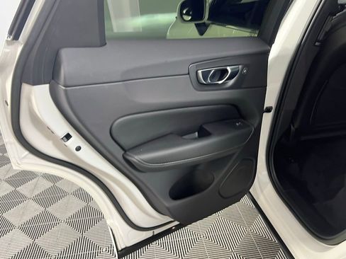 Used 2022 Volvo XC60 B5 Inscription w/ Advanced Package image 26