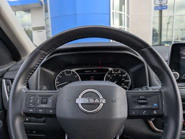 Used 2025 Nissan Rogue SV FWD image 23