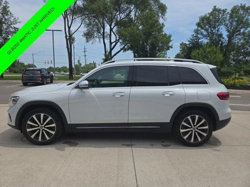 Used 2022 Mercedes-Benz GLB 250 4MATIC image 2