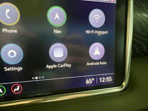 Used 2021 GMC Yukon Denali w/ Denali Premium Package image 28