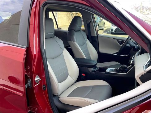 Used 2024 Toyota RAV4 Limited image 8