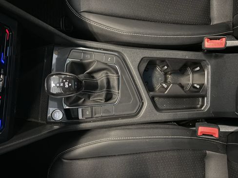 Used 2024 Volkswagen Tiguan SE R-Line image 18