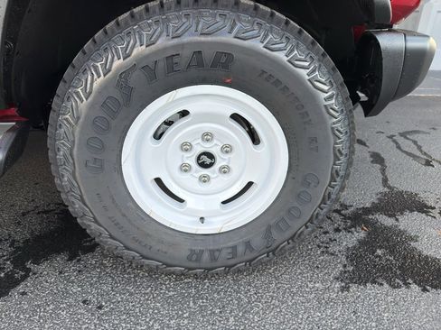 New 2025 Ford Bronco Heritage Edition image 11