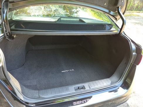 Used 2023 Nissan Sentra SR w/ Electronics Package FWD image 20