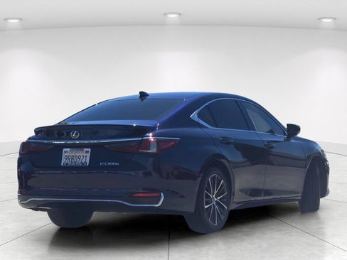 Used 2025 Lexus ES 300h w/ Premium Package FWD image 3