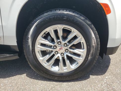 Used 2024 GMC Yukon SLT w/ SLT Luxury Package RWD image 5