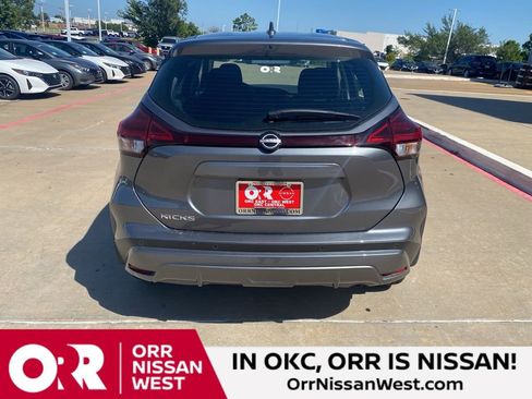 New 2025 Nissan Kicks Play S FWD image 4