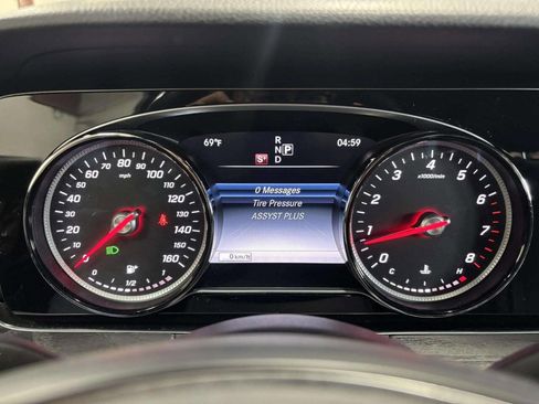 Used 2017 Mercedes-Benz E 300 4MATIC image 38