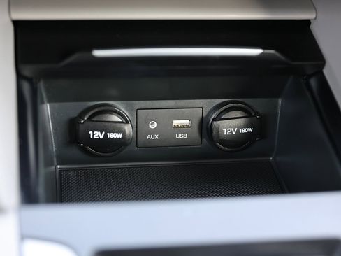 Used 2018 Hyundai Elantra SE image 23