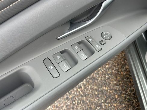 New 2026 Hyundai Elantra SEL Sport FWD image 10