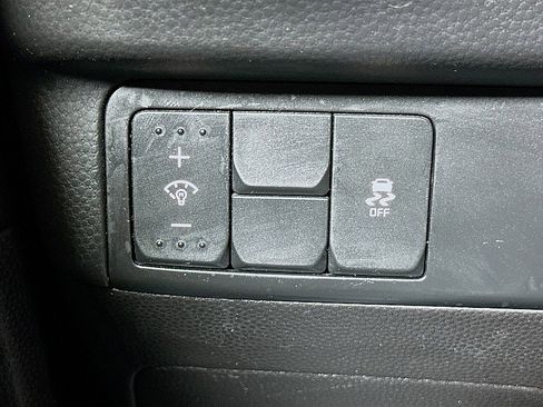 Used 2016 Kia Soul + image 10