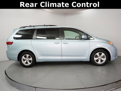 Used 2015 Toyota Sienna LE image 5