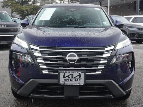 Used 2024 Nissan Rogue SV AWD/4WD image 9