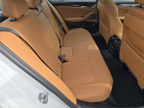 Used 2023 BMW 530e xDrive w/ Premium Package image 29