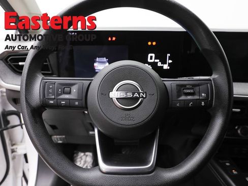 Used 2025 Nissan Kicks SV AWD/4WD image 10