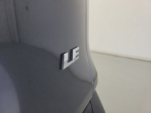Used 2023 Toyota RAV4 LE FWD image 8
