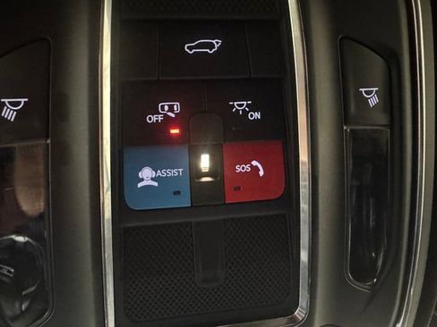 Used 2025 Jeep Grand Cherokee Altitude AWD/4WD image 24