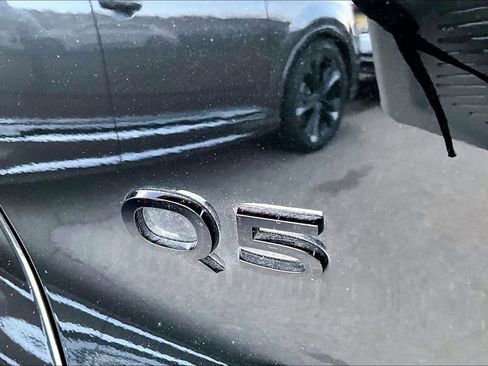 Used 2025 Audi Q5 Premium w/ Convenience Package image 24