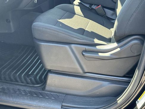 Used 2021 Chevrolet Silverado 1500 Custom image 17