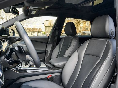 Used 2021 Audi Q8 Premium Plus w/ Premium Plus Package image 15
