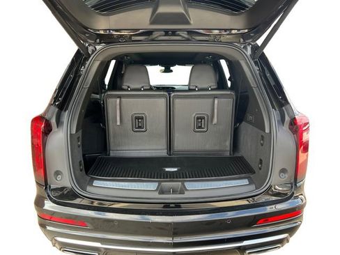 Used 2023 Cadillac XT6 Luxury w/ LPO, Floor Liner Package image 18