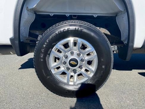 Used 2024 Chevrolet Silverado 2500 LT image 7