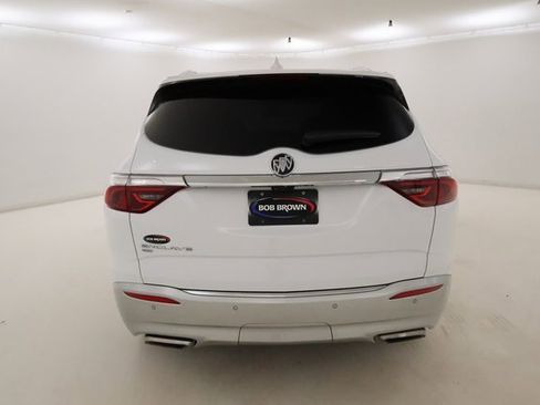 Used 2024 Buick Enclave Essence w/ Technology Package image 4