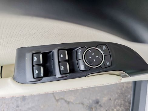 Used 2019 Lincoln MKC Black Label image 12