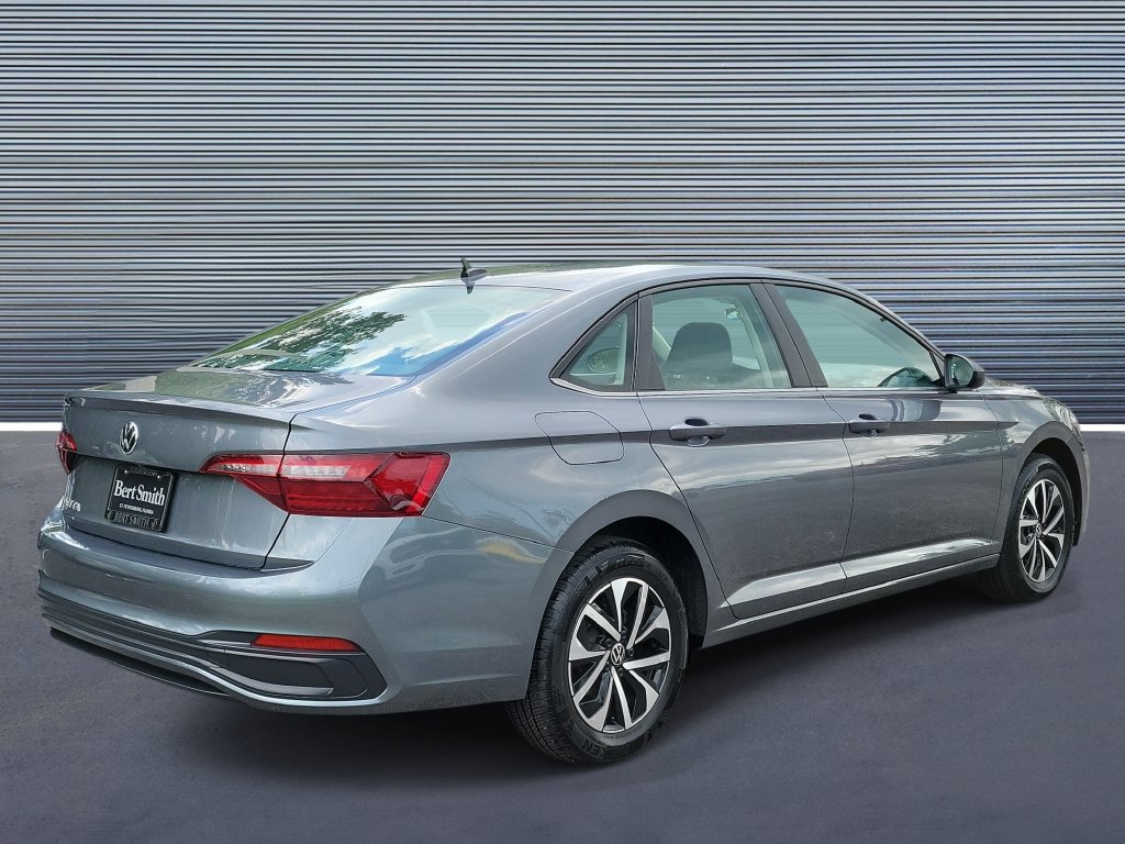 Used 2023 Volkswagen Jetta S FWD image 3