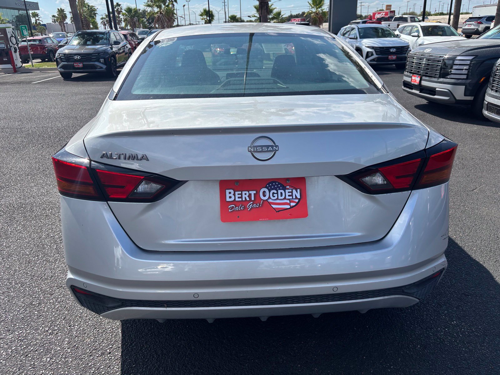Used 2024 Nissan Altima 2.5 S FWD image 5