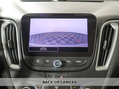Used 2022 Chevrolet Malibu LS image 3