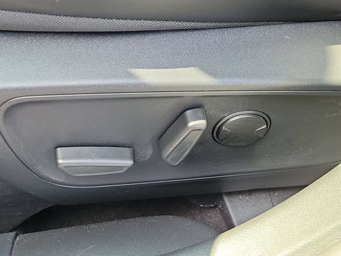 Certified 2024 Ford Escape ST-Line w/ Tech Pack #1 FWD image 9