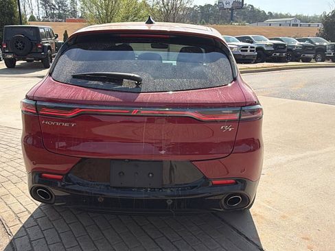 Used 2025 Dodge Hornet R/T w/ Tech Pack image 9