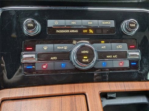 Used 2019 Lincoln Navigator Reserve image 24