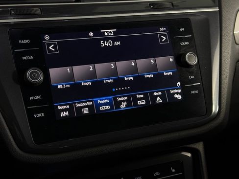 Used 2024 Volkswagen Tiguan SE R-Line FWD image 18