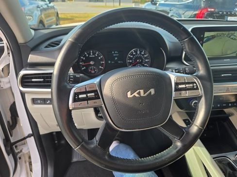 Used 2022 Kia Telluride S image 16