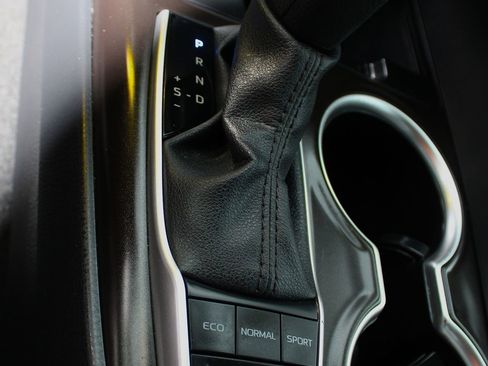 Used 2024 Toyota Camry LE image 31