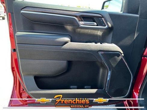 Used 2023 Chevrolet Silverado 1500 LT AWD/4WD image 9