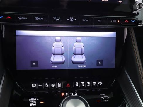 Used 2025 Jeep Grand Wagoneer L Series III w/ Rear Seat Video Group 1 image 28