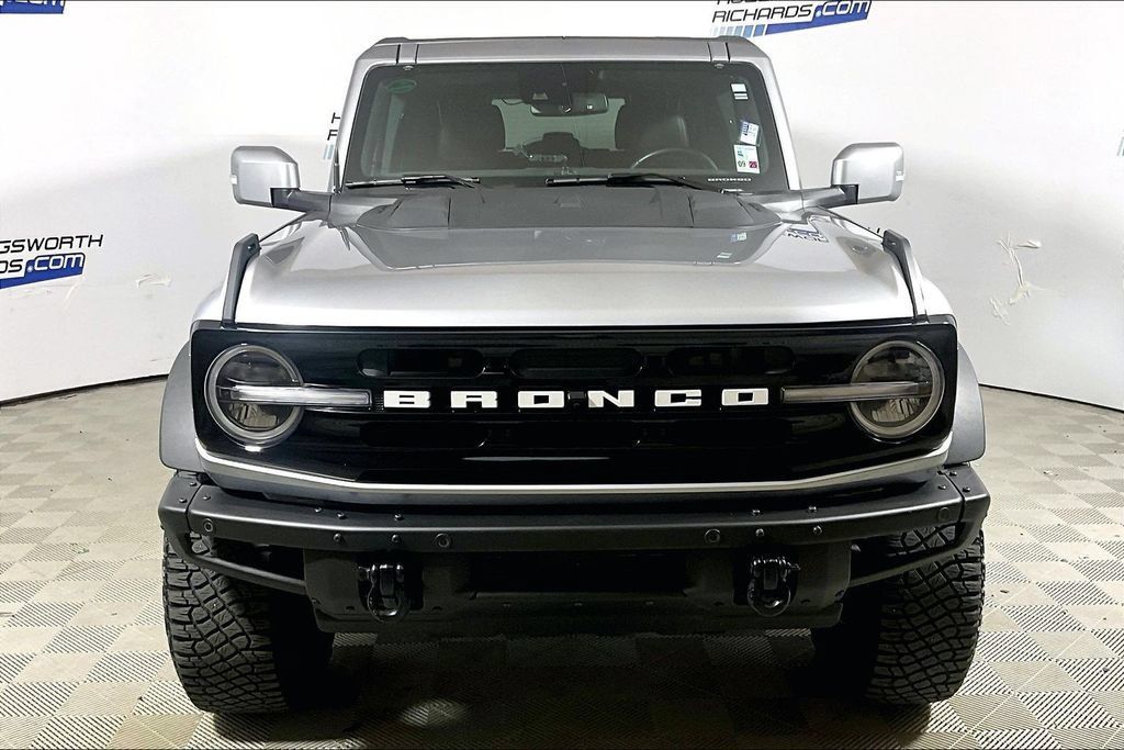 Used 2023 Ford Bronco Outer Banks w/ Sasquatch Package AWD/4WD image 2
