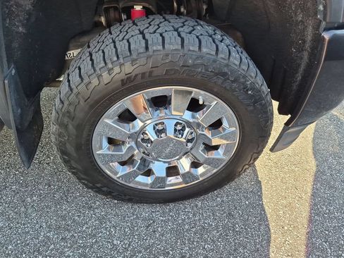 Used 2016 GMC Sierra 2500 Denali w/ Duramax Plus Package AWD/4WD image 12
