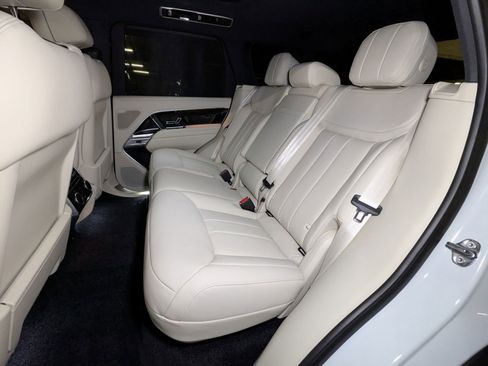 New 2025 Land Rover Range Rover SE image 16