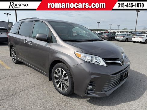Used 2019 Toyota Sienna XLE Premium AWD/4WD image 1