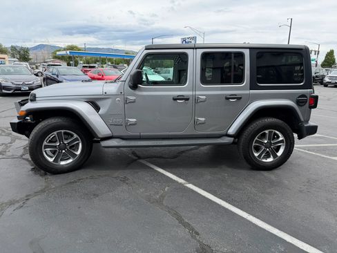 Used 2019 Jeep Wrangler Unlimited Sahara w/ Cold Weather Group AWD/4WD image 4