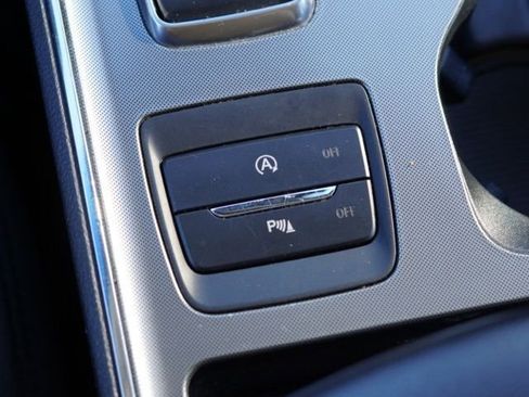 Used 2024 Ford Edge Titanium image 32