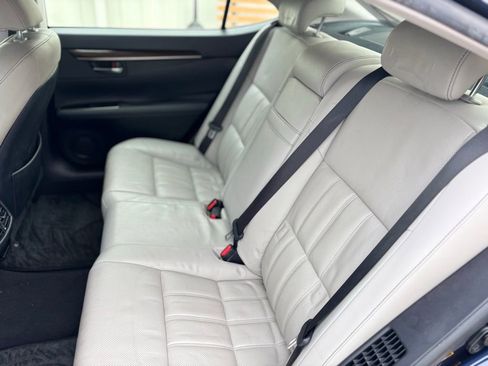 Used 2017 Lexus ES 300h image 20