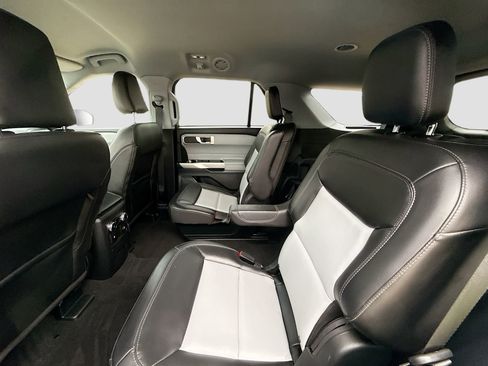 Used 2023 Ford Explorer XLT w/ Equipment Group 202A image 29