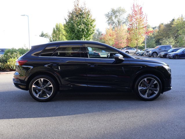 Used 2022 Audi Q4 e-tron Premium Plus AWD/4WD image 5